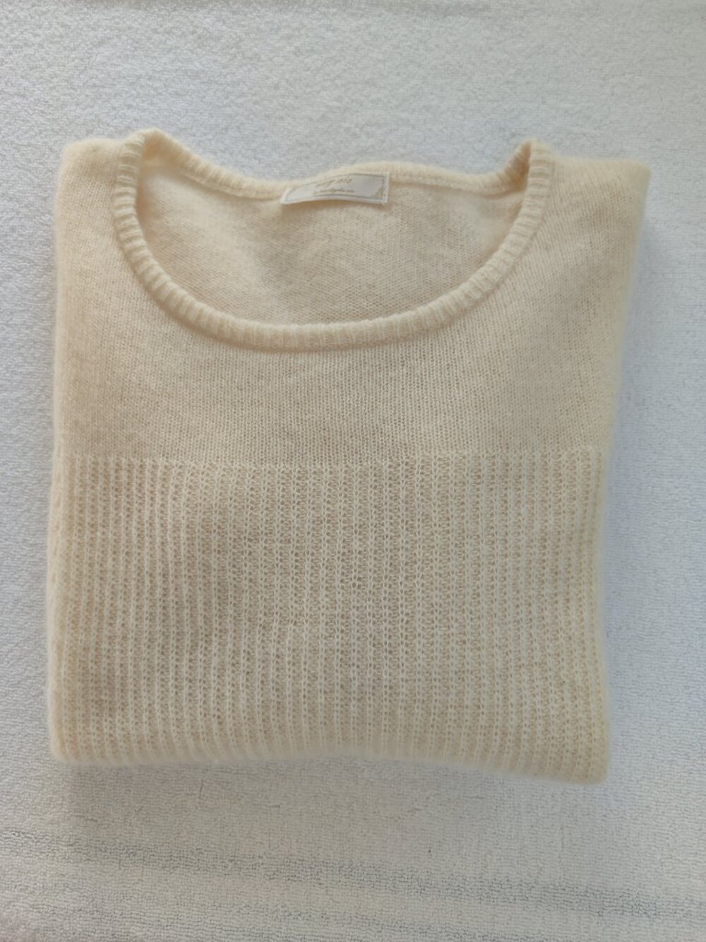 Japan 100 % Cashmere Cream  Scoop Neck Sweater S/M